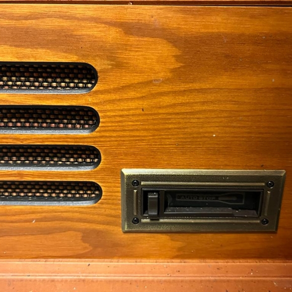 Crosley 4 in 1 Record Player, CD, AM/FM Radio - Picture 11 of 16